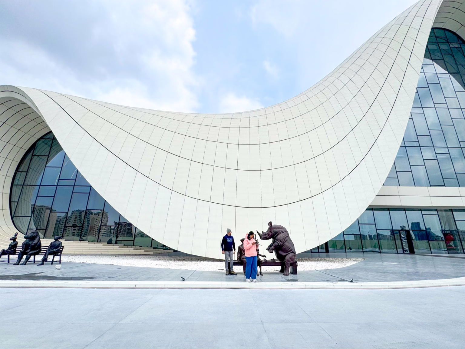 ヘイダル・アリエフ・センター