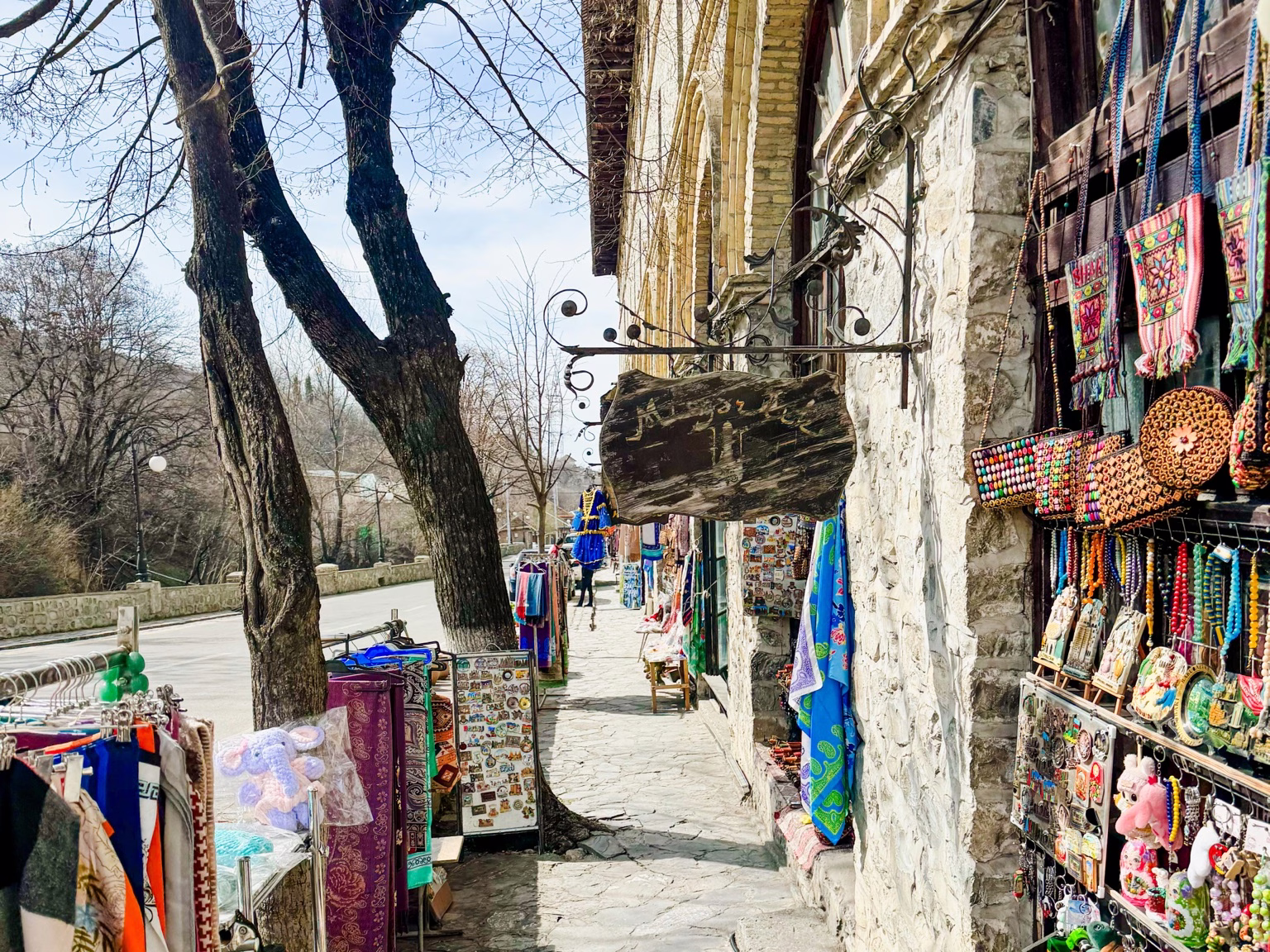 シェキの工房と小さな店